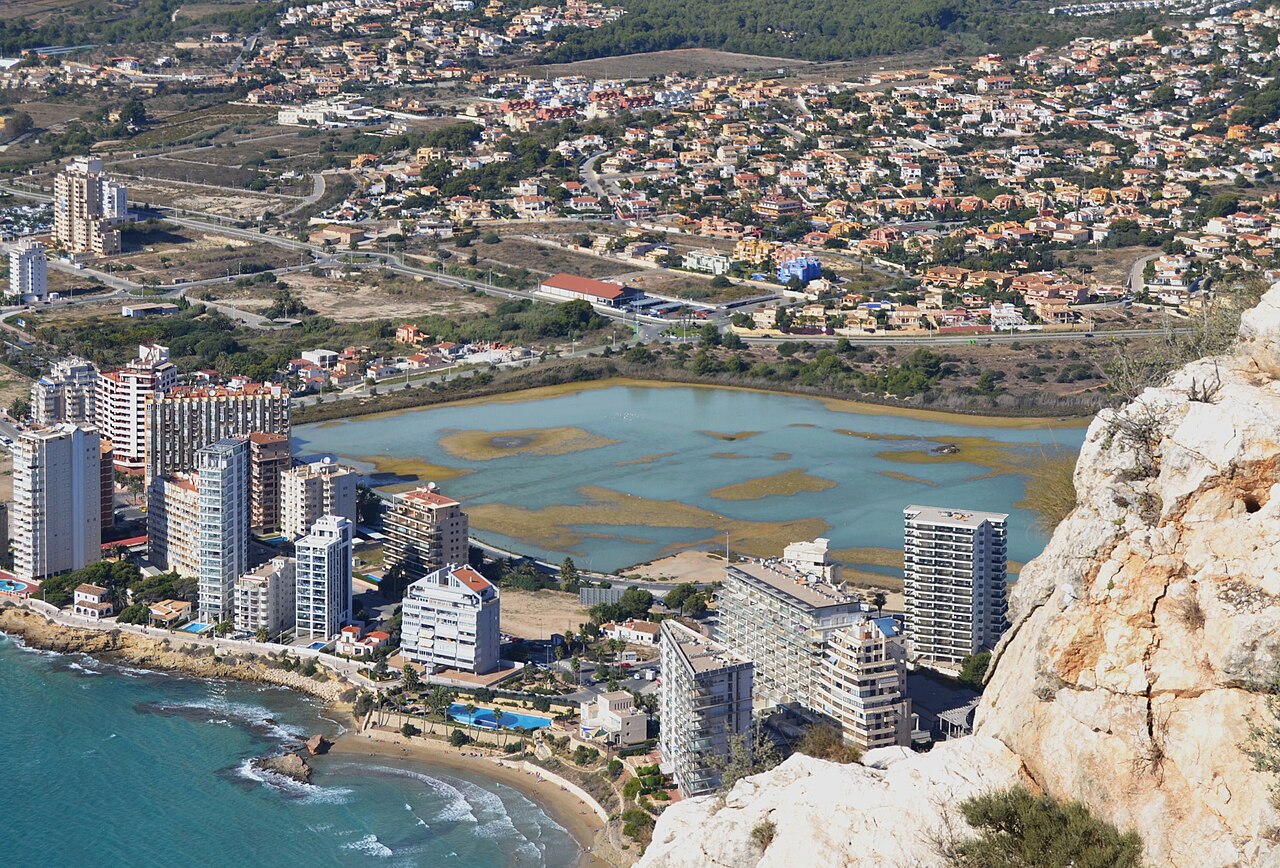 Saliny w Calpe widok z Penon de Ifach